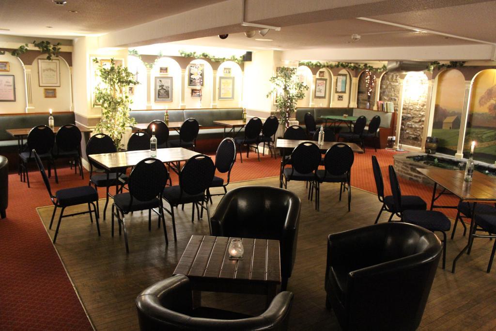 The Fountain Hotel ホーズ エクステリア 写真